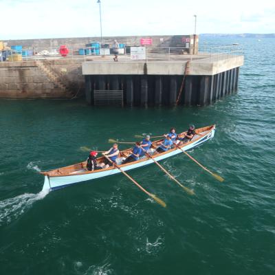 Mens B rowing in Spy out of Newquay harbour 